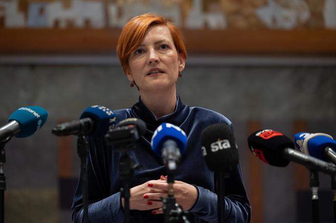 Asta Vrečko_zakon o medijih | Ministrica za kulturo Asta Vrečko je v državnem zboru poudarila, da novi zakon o medijih prvič prinaša nujne finančne podpore za tiskane in digitalne medije. | Foto Bor Slana/STA