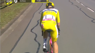 Drama na Touru: v padec pred ciljem vpletena tudi vodilna #video