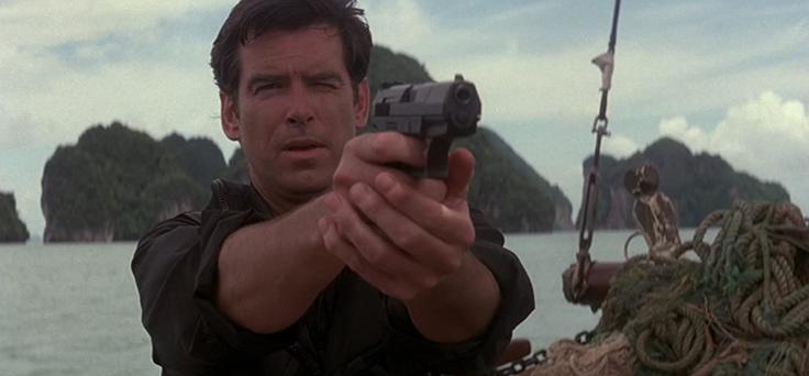 Pierce Brosnan kot James Bond v filmu Jutri nikoli ne umre (Tomorrow Never Dies). | Foto: 