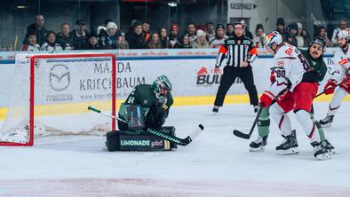 Olimpija premagala prvake in skočila na vrh