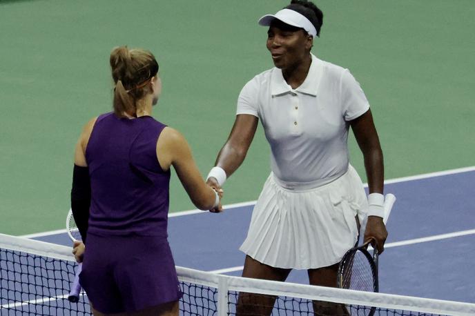 Karolina Muchova, Venus Williams | Karolina Muchova je po dveh urah strla odpor Venus Williams. | Foto Reuters