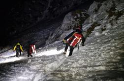 Pestra noč za gorske reševalce: planinci, obuti v športne superge, obtičali v bivaku pod Skuto
