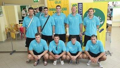 S pomočjo povratnikov po obe lovoriki
