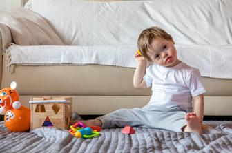 Starši otrok z Downovim sindromom pozivajo k širitvi pravice do dodatka za nego otroka