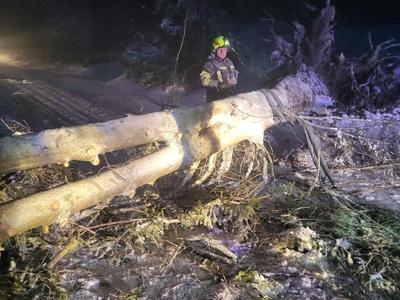 Aktivirana civilna zaščita, na Gorenjskem zaprli šole v šestih občinah #foto