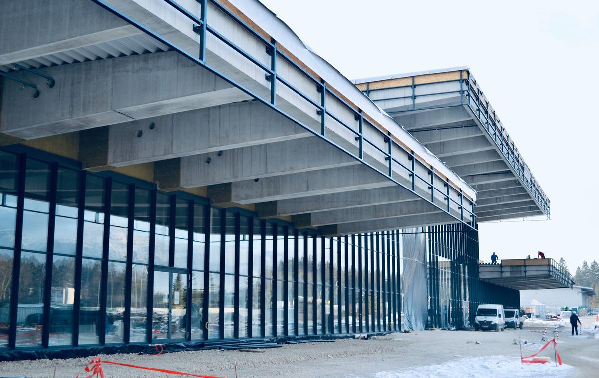 terminal Brnik | Terminal bo imel 22 mest za prijavo na polet, pet linij za varnostni pregled, tri mehanizme za prevzem prtljage, novo premium ložo in več trgovin. | Foto Ljubljana Airport