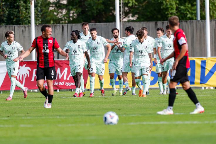 Zmaji so ostali brez zmage tudi v nedeljo, ko so v Ajdovščini osvojili le točko proti Primorju. | Foto: Aleš Fevžer