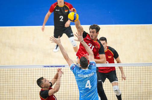 Slovenci strli nemški odpor in napredovali v izločilne boje