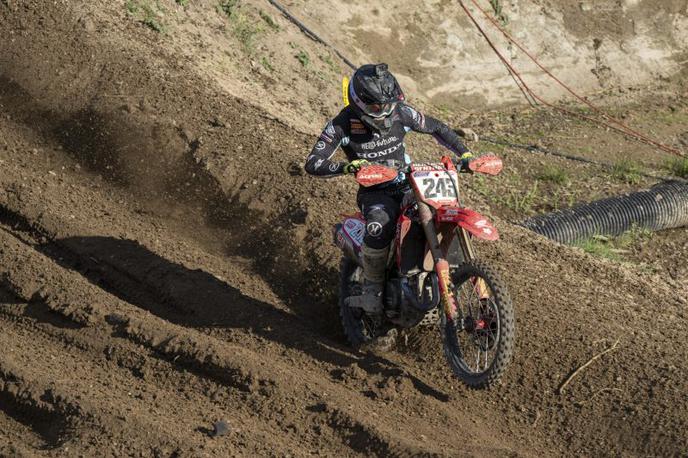 Uddevalla Tim Gajser Honda | Tim Gajser se je v prvi vožnji boril za tretje mesto, a nato nesrečno trčil v Isaka Giftinga. | Foto Honda Racing/ShotbyBavo
