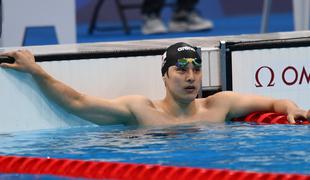 Težave favoritov: japonski up izpadel, madžarska zvezdnica komaj v finale
