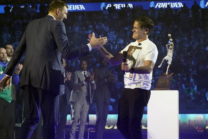 Mark Cuban je napovedal postavitev kipa v čast Nowitzkemu. | Foto: Guliverimage/Vladimir Fedorenko