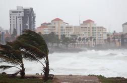 Tropska nevihta povsem razdejala majhno karibsko državico 