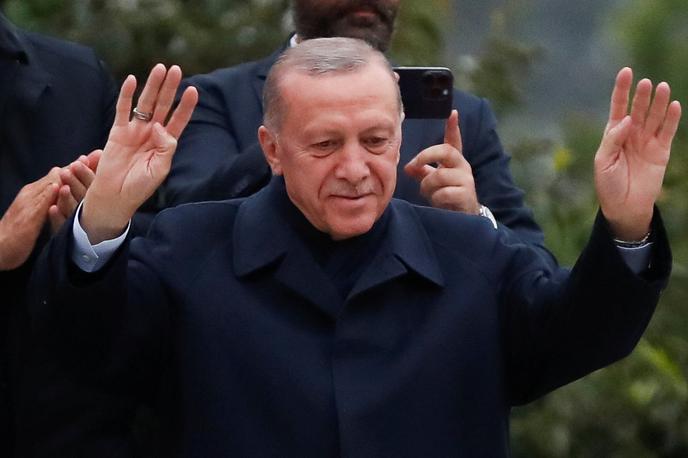 Erdogan | Po poročanju državne tiskovne agencije Anadolu naj bi bilo na Erdoganovi inavguracijski slovesnosti več kot 30 voditeljev držav in predsednikov vlad. | Foto Reuters
