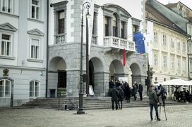 Izobešanje hrvaške zastave na pročelje mestne hiše