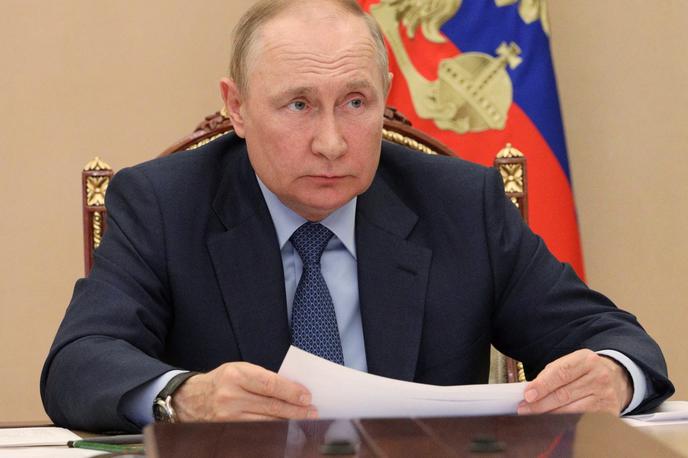 Vladimir Putin | Ruski predsednik Vladimir Putin je občutljiv na prepih. | Foto Reuters