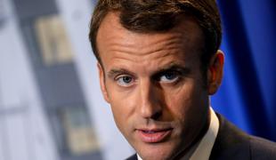 Macron v središču škandala, njegov tesni sodelavec mora v pripor