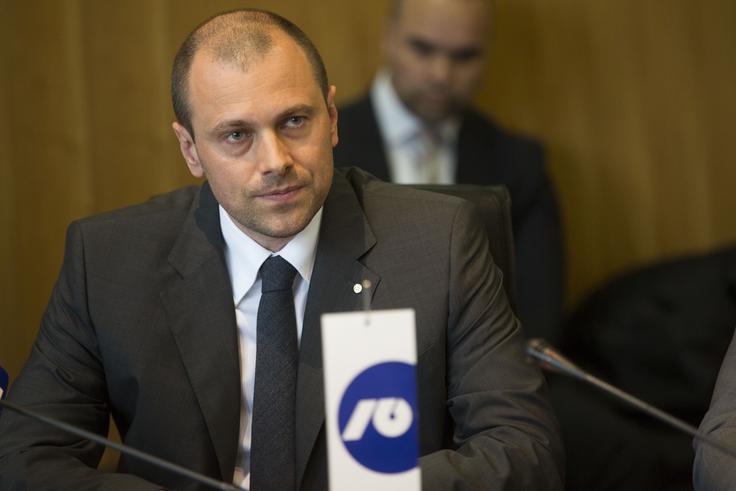 Blaž Brodnjak je poudaril, da trenutno potekajo pogovori še za nekatera druga posojila, skupaj vredna nekaj sto milijonov evrov, vendar konkretnih podatkov ni mogel razkriti. | Foto: Matej Leskovšek