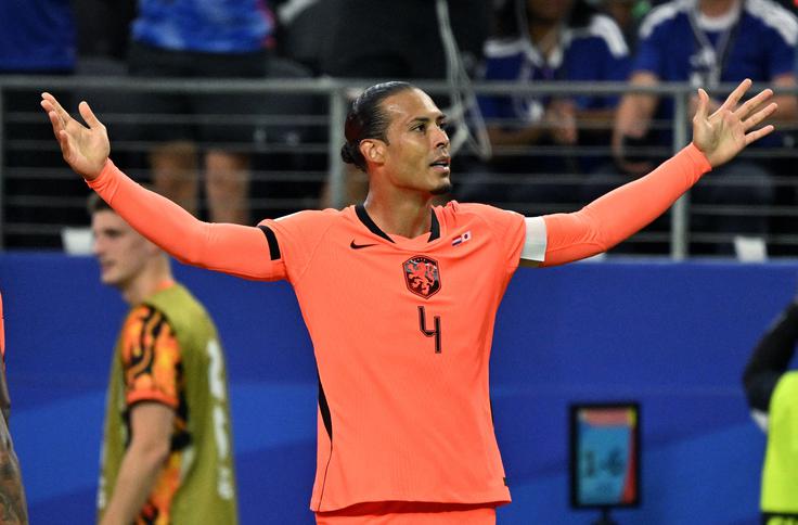 Virgil van Dijk je dosegel prvi zadetek na srečanju, a je Nizozemska v vodstvu uživala le šest minut. | Foto: Reuters
