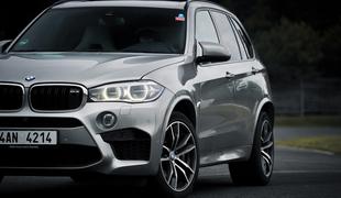 BMW X5 M - napad na človekova čutila v vozilu za 183 tisoč evrov (video)