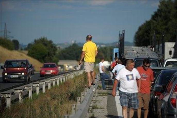 Te dni pričakovano povečanje prometa na cestah in mejnih prehodih