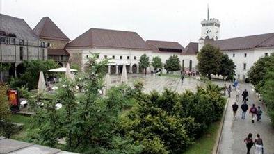 MOL sklenila pogodbi za najem lokalov na ljubljanskem gradu