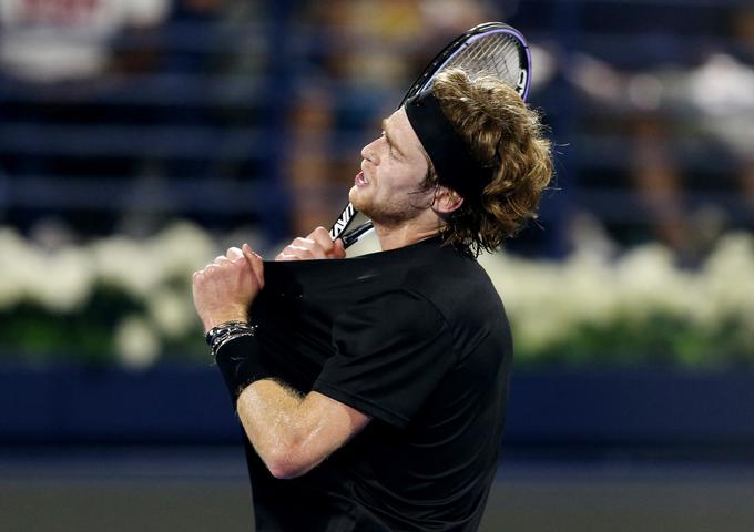Rubljov je moral s porazom predati Medvedjevu številko ena ruskega tenisa.  | Foto: Reuters