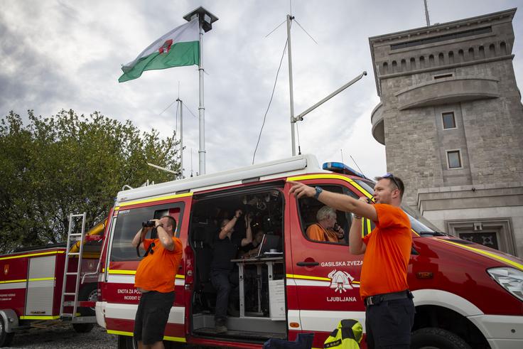 Pogorišče na Krasu. Požar. Kras. Ljubljanski prostovoljni gasilci na opazovanju na Cerju | Foto: Bojan Puhek