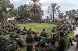 "Pripravite se!" Tako je nagovoril izraelski obrambni minister vojake na meji z Gazo.