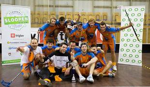 Slovensko-češko slavje na odprtem prvenstvu v floorballu