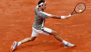 Roger Federer se je vrnil po štirih letih in začel z zmago