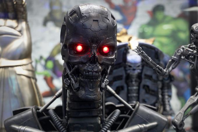 V znanstvenofantastičnih filmih serije Terminator se človeški uporniki v prihodnosti zoperstavijo antagonistični umetni inteligenci, znani kot Skynet.  | Foto: Shutterstock