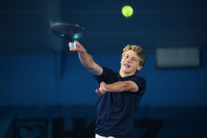Slovenski teniški up, ki je navdušil na mladinskem turnirju v Wimbledonu #video