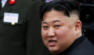 Kim nadzoroval izstrelitev projektilov proti Japonskemu morju