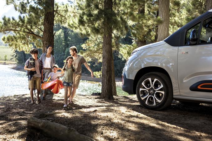 Zanesljivo skrbni strokovnjaki iz Citroëna vam bodo celovito pregledali avtomobil in ga pripravili na poletne poti. Foto: Citroën. | Foto: 