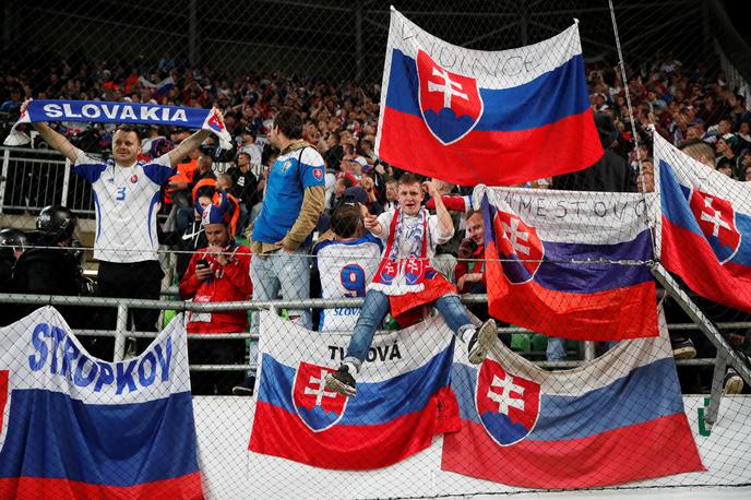 slovaški navijači | Slovaki na oktobrski domači tekmi proti Walesu ne bodo mogli računati na pomoč svojih navijačev. | Foto Reuters