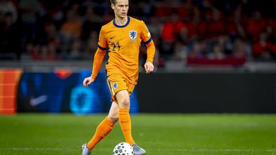 Frenkie de Jong podaljšal pogodbo z Barcelono