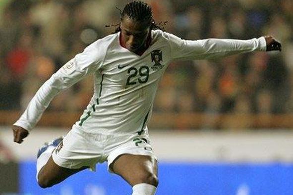 Fernandes posojen Evertonu