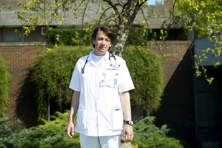 Dr. Pleskovič meni, da so dozdajšnji ukrepi vlade za zajezitev širjenja novega koronavirusa ustrezni. | Foto: Ana Kovač