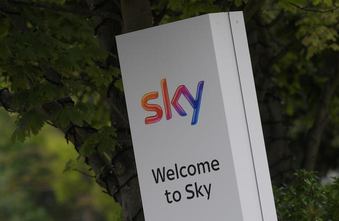 Američani obljubljajo, da bodo, če jim uspe prevzem, ohranili britanski značaj medijske hiše Sky | Foto: Reuters