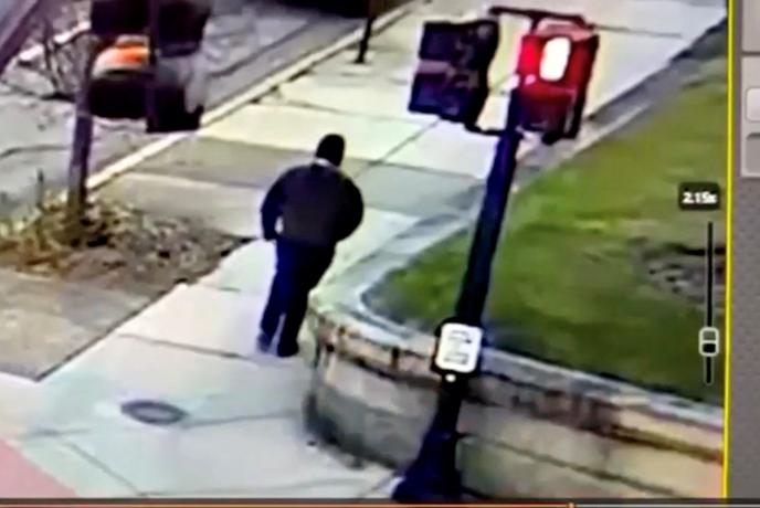 Streljal med izpitom: dve osebi mrtvi, dvajset poškodovanih