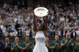 Serena zrušila starostni rekord in ujela Grafovo