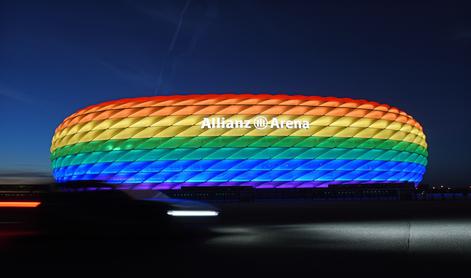 Allianz Arena med Eurom tudi v mavričnih barvah