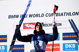 Eric Perrot slavil na zasledovalni tekmi, Slovenci skromni