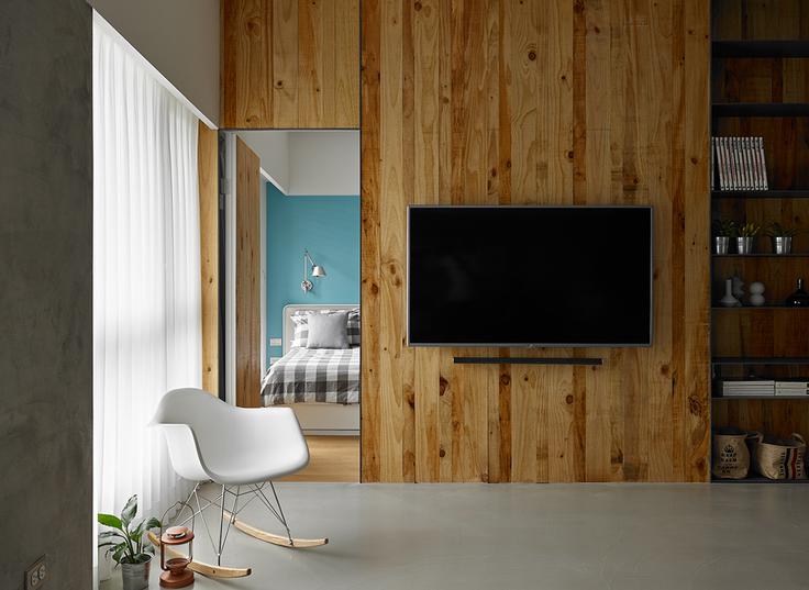 Spalni prostor je majhen na račun velike dnevne sobe (foto: www.kcstudio.com). | Foto: 