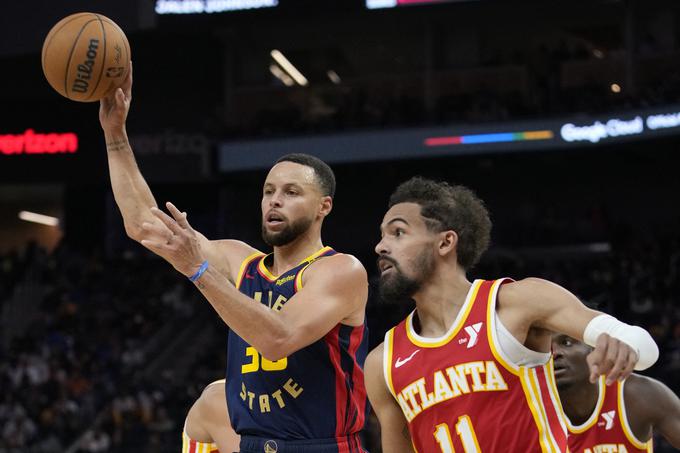 Stephen Curry je dobil obračun s Traejem Youngom. | Foto: Reuters