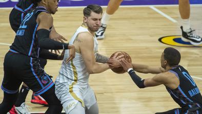Dončić pred tekmo prejel nagrado, nato sledilo razočaranje