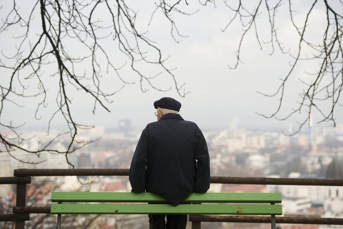 Da bi se finančno lahko izognili znižanju pokojnin v prihodnosti, bomo morali (spet) dvigniti starostno mejo za upokojitev in s tem podaljšati pokojninsko dobo. | Foto: Bor Slana