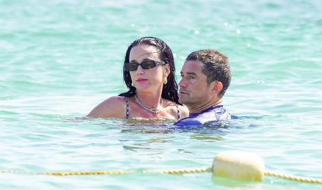 Katy Perry in Orlando Bloom v Sredozemlju pokazala izklesani telesi #foto