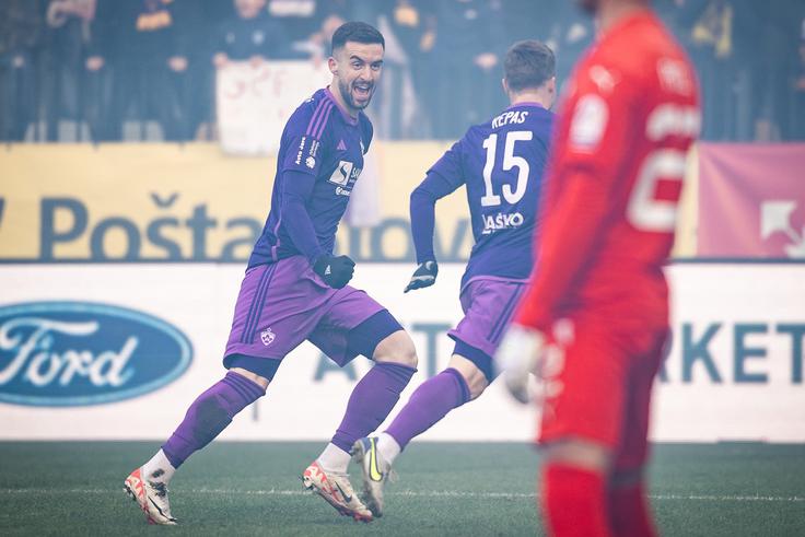 Arnel Jakupović je v tej sezoni dosegel že devet zadetkov. | Foto: Jure Banfi/alesfevzer.com