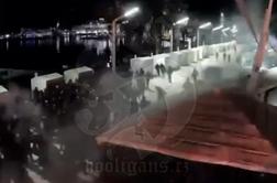 Kaos v Splitu: 150 članov Torcide nad navijače Ajaxa #video